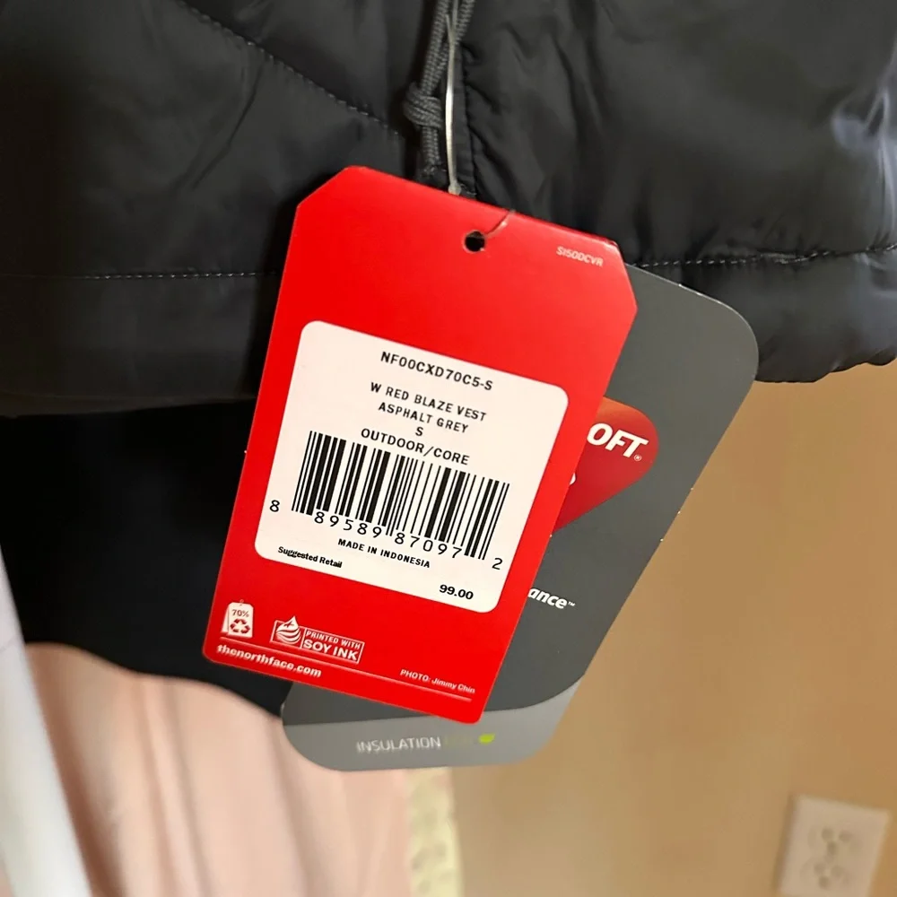 The North Face Women's Blaze Vest in Blue - Picture 6 of 6